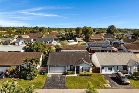 Купить виллу или дом в Майами, Флорида 4 спальни, 131.36м2, № 1998075 - фото 2