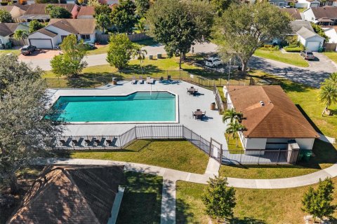 Купить виллу или дом в Майами, Флорида 4 спальни, 131.36м2, № 1998075 - фото 20