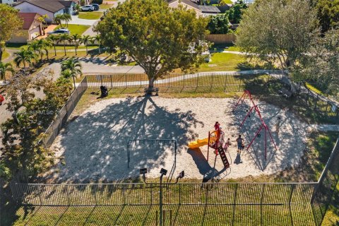 Купить виллу или дом в Майами, Флорида 4 спальни, 131.36м2, № 1998075 - фото 19