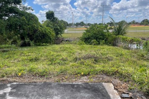 Casa en venta en Margate, Florida, 3 dormitorios, 108.14 m2 № 1950733 - foto 2