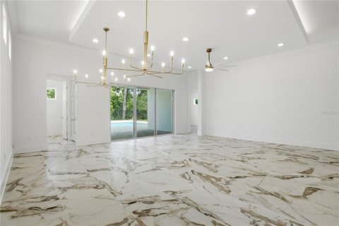 Villa ou maison à vendre à Kissimmee, Floride: 9 chambres, 478.82 m2 № 2149808 - photo 11