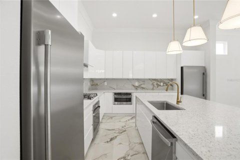 Villa ou maison à vendre à Kissimmee, Floride: 9 chambres, 478.82 m2 № 2149808 - photo 7