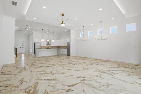 Villa ou maison à vendre à Kissimmee, Floride: 9 chambres, 478.82 m2 № 2149808 - photo 2