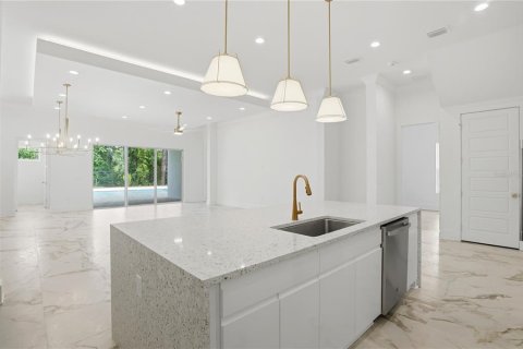 Villa ou maison à vendre à Kissimmee, Floride: 9 chambres, 478.82 m2 № 2149808 - photo 5