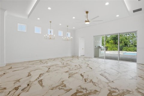 Villa ou maison à vendre à Kissimmee, Floride: 9 chambres, 478.82 m2 № 2149808 - photo 10