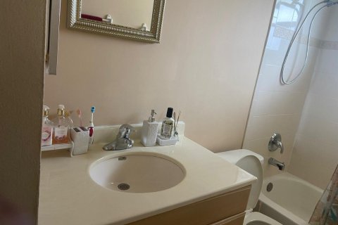 Купить виллу или дом в Дирфилд-Бич, Флорида 3 комнаты, 149.85м2, № 2172816 - фото 10