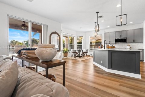 Casa en venta en Coral Springs, Florida, 5 dormitorios, 291.06 m2 № 2009175 - foto 12