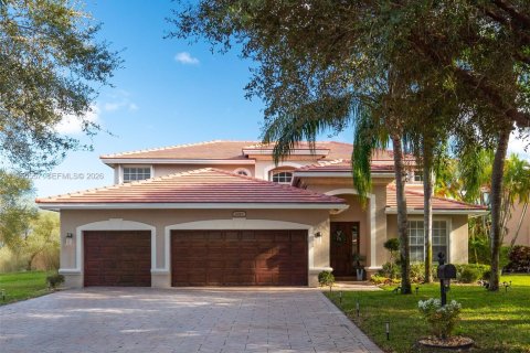 Casa en Coral Springs, Florida 5 dormitorios, 291.06 m2 № 2009175