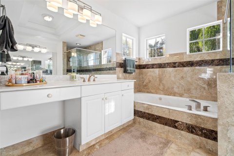 Casa en venta en Coral Springs, Florida, 5 dormitorios, 291.06 m2 № 2009175 - foto 21