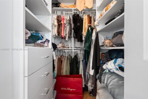 Casa en venta en Coral Springs, Florida, 5 dormitorios, 291.06 m2 № 2009175 - foto 30