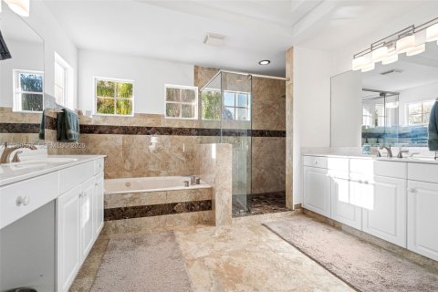 Casa en venta en Coral Springs, Florida, 5 dormitorios, 291.06 m2 № 2009175 - foto 20