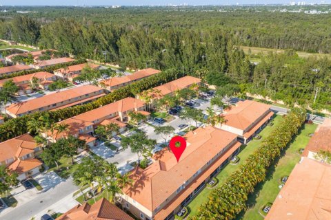 Adosado en alquiler en West Palm Beach, Florida, 3 dormitorios, 144.93 m2 № 1223107 - foto 1