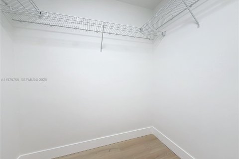 Снять в аренду виллу или дом в Корал-Спрингс, Флорида 3 спальни, 127.83м2, № 2050123 - фото 6