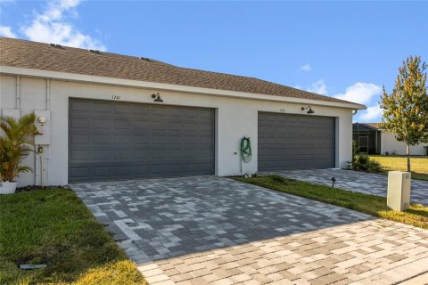 Townhouse in Sarasota, Florida 3 bedrooms, 164.99 sq.m. № 2396562 - photo 26