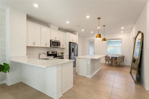 Townhouse in Sarasota, Florida 3 bedrooms, 164.99 sq.m. № 2396562 - photo 4