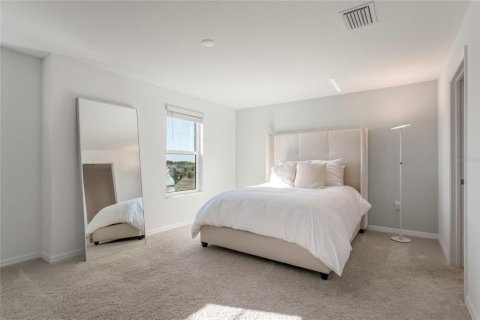 Townhouse in Sarasota, Florida 3 bedrooms, 164.99 sq.m. № 2396562 - photo 15