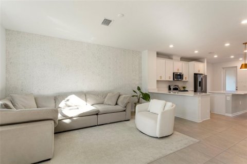 Townhouse in Sarasota, Florida 3 bedrooms, 164.99 sq.m. № 2396562 - photo 8