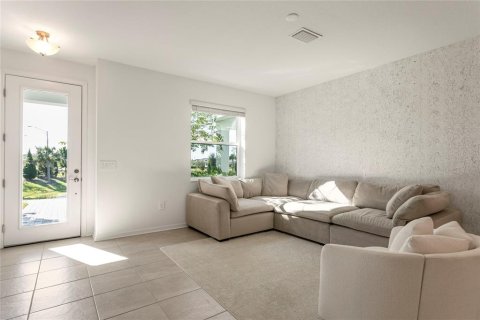Townhouse in Sarasota, Florida 3 bedrooms, 164.99 sq.m. № 2396562 - photo 3