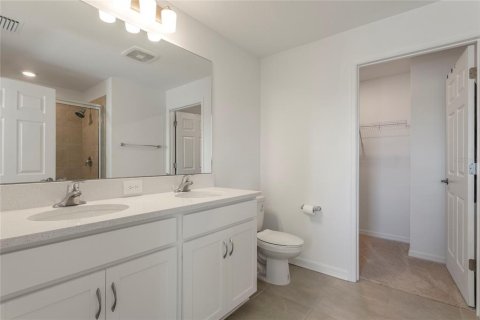 Townhouse in Sarasota, Florida 3 bedrooms, 164.99 sq.m. № 2396562 - photo 18