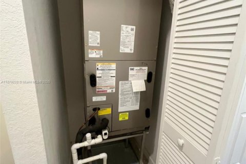 Снять в аренду таунхаус в Хомстед, Флорида 3 спальни, 157.47м2, № 1927799 - фото 12