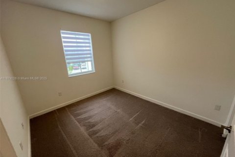 Снять в аренду таунхаус в Хомстед, Флорида 3 спальни, 157.47м2, № 1927799 - фото 16