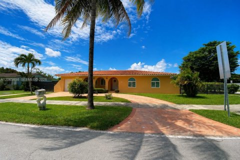 Villa ou maison à Miami, Floride 5 chambres, 215.81 m2 № 2286261