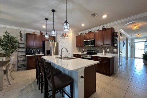 House in Cape Coral, Florida 4 bedrooms, 169.83 sq.m. № 2137220 - photo 9