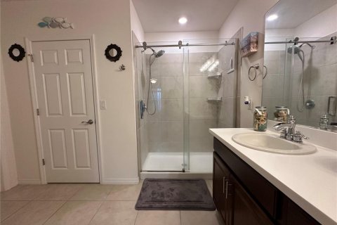 House in Cape Coral, Florida 4 bedrooms, 169.83 sq.m. № 2137220 - photo 24