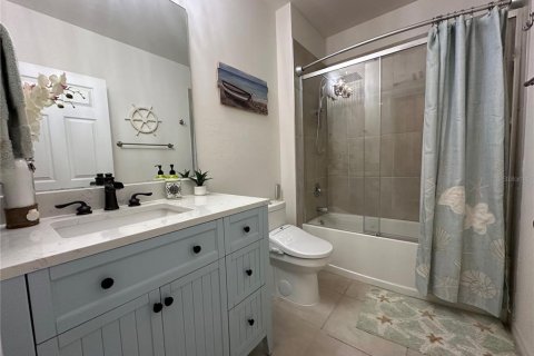 House in Cape Coral, Florida 4 bedrooms, 169.83 sq.m. № 2137220 - photo 7