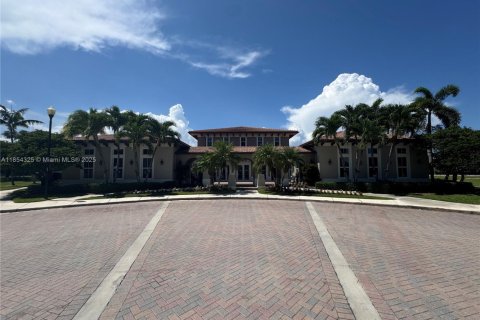 Townhouse in Cutler Bay, Florida 3 bedrooms, 135.92 sq.m. № 1874850 - photo 15