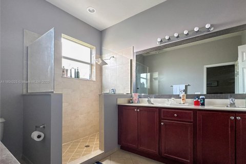 Townhouse in Cutler Bay, Florida 3 bedrooms, 135.92 sq.m. № 1874850 - photo 7