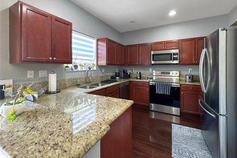 Townhouse in Cutler Bay, Florida 3 bedrooms, 135.92 sq.m. № 1874850 - photo 5