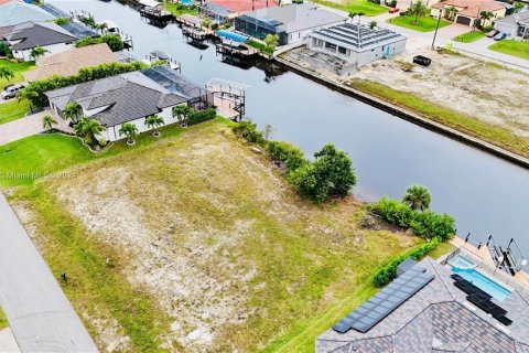 Land in Cape Coral, Florida № 952964 - photo 14