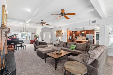 House in Daytona Beach, Florida 5 bedrooms, 306.58 sq.m. № 2238350 - photo 8