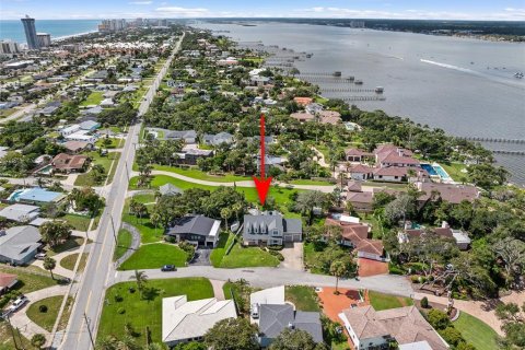House in Daytona Beach, Florida 5 bedrooms, 306.58 sq.m. № 2238350 - photo 2