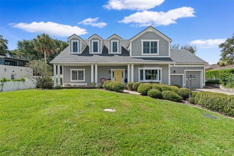 House in Daytona Beach, Florida 5 bedrooms, 306.58 sq.m. № 2238350