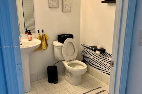 Copropriété à louer à Miami, Floride: 2 chambres, 107.58 m2 № 1754400 - photo 22