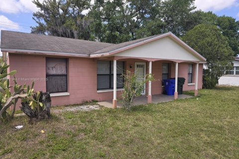 House in Lakeland, Florida 3 bedrooms № 1756487 - photo 1