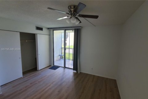 Copropriété à louer à Hallandale Beach, Floride: 2 chambres, 94.76 m2 № 2153905 - photo 5