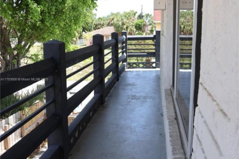 Propiedad comercial en venta en Pompano Beach, Florida, 253.72 m2 № 1863307 - foto 4