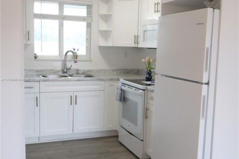 Propiedad comercial en venta en Pompano Beach, Florida, 253.72 m2 № 1863307 - foto 15