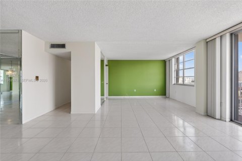 Condominio en venta en Aventura, Florida, 2 dormitorios, 113.34 m2 № 2030737 - foto 18