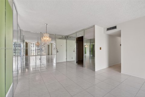 Condominio en venta en Aventura, Florida, 2 dormitorios, 113.34 m2 № 2030737 - foto 17