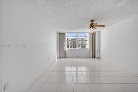 Condominio en venta en Aventura, Florida, 2 dormitorios, 113.34 m2 № 2030737 - foto 28