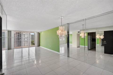 Condominio en venta en Aventura, Florida, 2 dormitorios, 113.34 m2 № 2030737 - foto 2