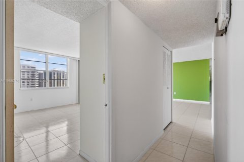 Condominio en venta en Aventura, Florida, 2 dormitorios, 113.34 m2 № 2030737 - foto 26