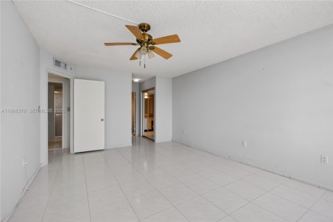 Condominio en venta en Aventura, Florida, 2 dormitorios, 113.34 m2 № 2030737 - foto 30