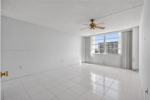 Condominio en venta en Aventura, Florida, 2 dormitorios, 113.34 m2 № 2030737 - foto 27