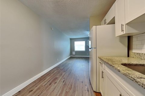 Apartamento en alquiler en Tampa, Florida, 2 dormitorios, 60.2 m2 № 1918727 - foto 5