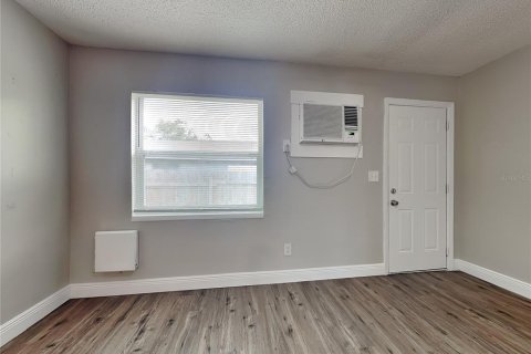 Apartamento en alquiler en Tampa, Florida, 2 dormitorios, 60.2 m2 № 1918727 - foto 3